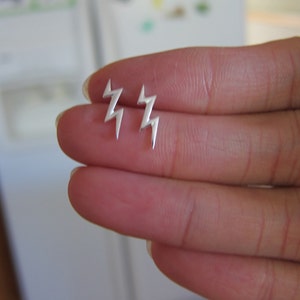 Orecchini a forma di fulmine in argento sterling, piccoli orecchini a bottone, gioielli per tutti i giorni