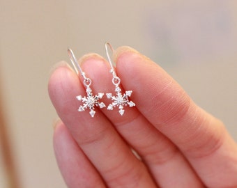 Sterling Silver SnowFlake Earrings, Blue Topaz Snowflake Earrings, Christmas Gift, Dainty Earrings, Silver Earrings Sister Gift, Mother gift