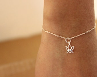 Tiny Sterling Silver Lotus bracelet,dainty bracelet , Mother Gift, Sister Gift, Lotus jewelry, yoga jewelry, purity, delicate bracelet.