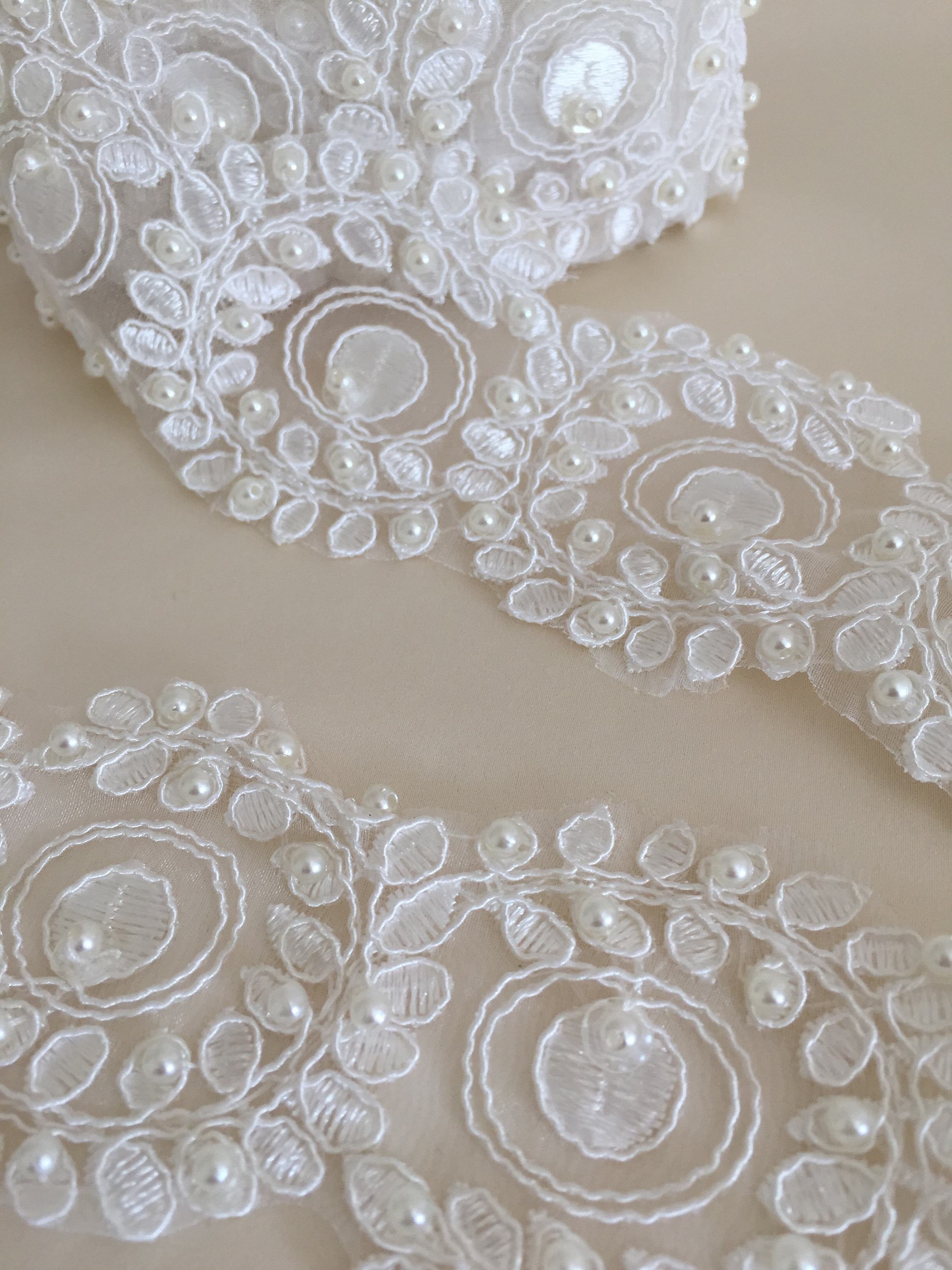 Lace Trim Veil Ivory Double Teir AN6044L