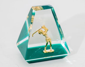 Unique Canada Woman Golfer in Lucite Sculpture Paperweight