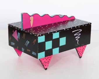 Memphis Style Box by Hollis Fingold for Radar Designs Inc 1989 Signed