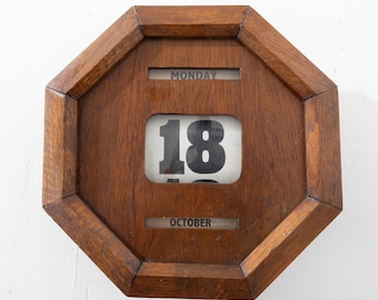 Perpetual Calendar Edwardian Wall Mount