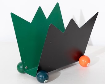 Twist Magazine Rack (Painted)