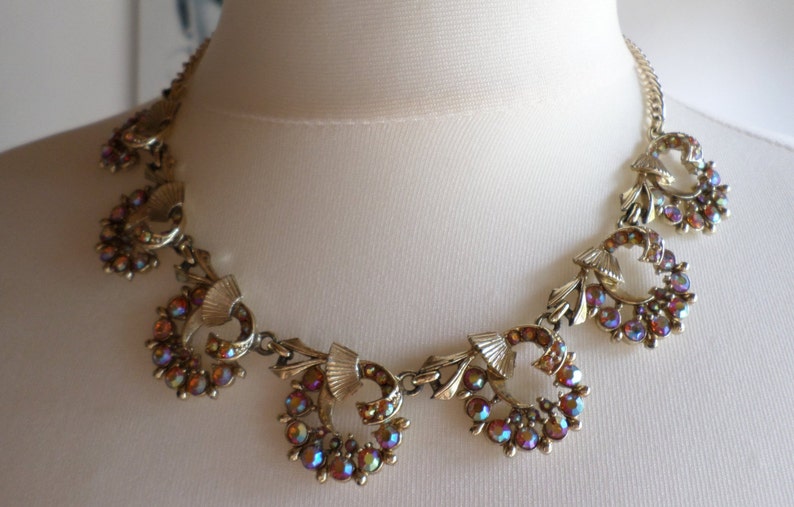 Vintage Necklace Multifaceted Glass Aurora Borealis Rainbow Stones Gold tone metal
