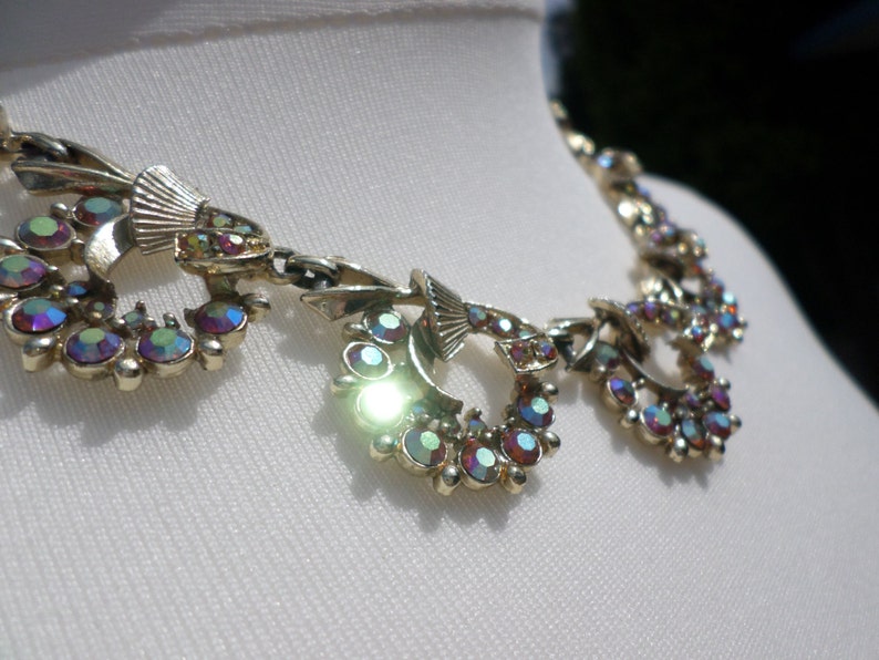 Vintage Necklace Multifaceted Glass Aurora Borealis Rainbow Stones Gold tone metal