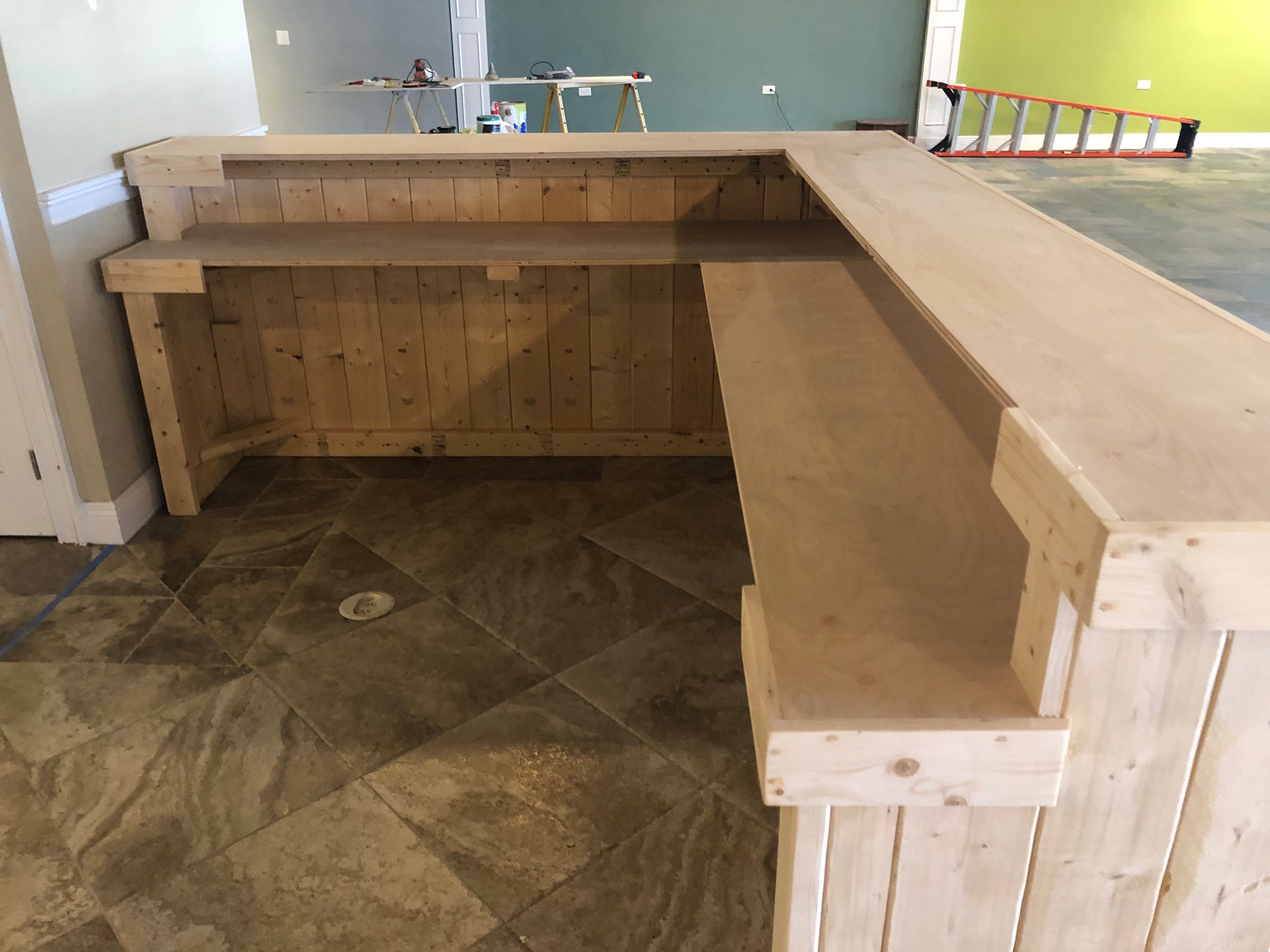 Custom Espresso 11x7 L Shape Leg Right 2 Level Pallet Style