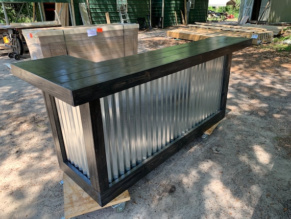 Thomas L Planktop Metal Finished Rustic Corrugated Metal Bar -  Canada