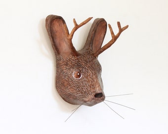 Wolpertinger - Papiermaché-Wandhalterung Kopfskulptur des mythischen Tieres Jackalope, (einzigartige Sammlungstierdekoration)