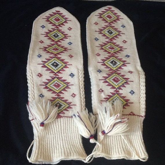 Vintage Rare  Native American Embroidered Mukluk … - image 1