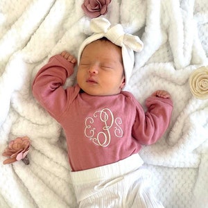 Monogram Baby Long Sleeve Bodysuit | Personalized Bodysuit for Infant | Baby Name Bodysuit | Baby Gift NB-18 Month | Multiple Colors