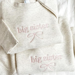 Personalisiertes zierliches Schleifen Kleinkind Sweatshirt | Individuelle Stickerei | Schwangerschaftansage | Neugeborenen Fotos | RS17EB2