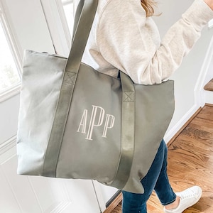 Personalized Motion Tote | Full Zip Embroidered Tote Bag | Custom Gift | Travel Accessories | Gifts for Friends | Work Bag | CBMTE