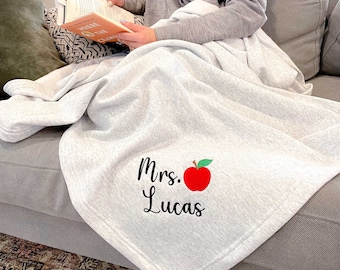 Apple Teacher Sweatshirt Blanket | Teachers Week Gift | Gift for New Teacher | Teacher Christmas Present | End of Year Teacher Blanket Gift