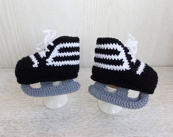 Crochet Baby Ice Hockey Skates Booties Shoes, Baby Hockey Photoshoot Outfit, Crochet Ice Skates Black Booties