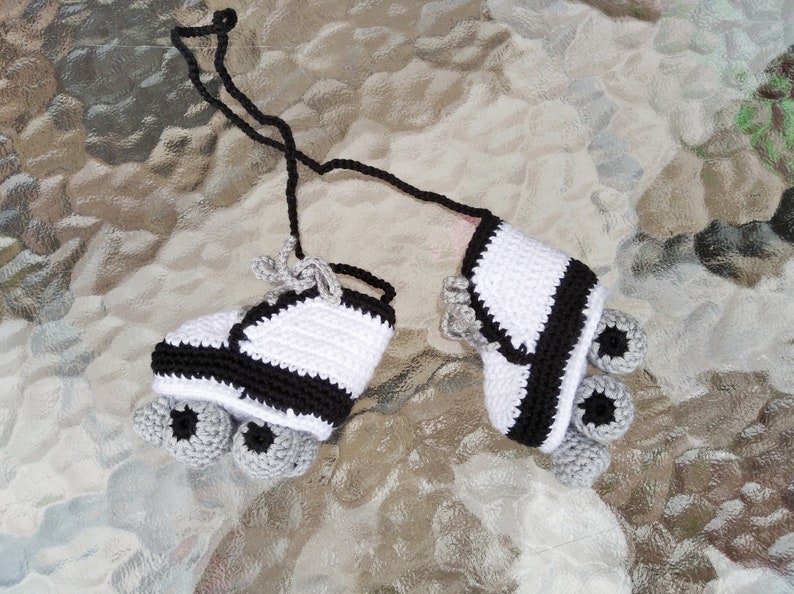 Handcrafted Mini Roller Skates with Stopper Crochet Car Rearview Mirror Hanging Charm zdjęcie 6