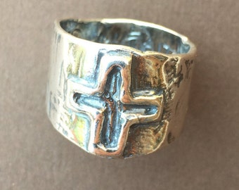 Sterling Silver  Incised Cross Ring size 7