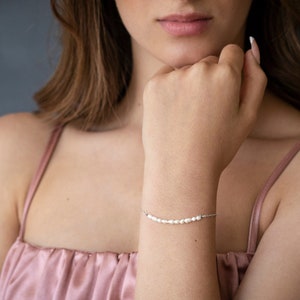 Delicate pearl bracelet - Freshwater Pearl bracelet - Pearl Bar Bracelet - Pearl bracelet for bride, Pearl bead bracelet, Valentine Day Gift