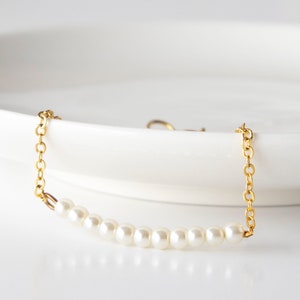 Delicate pearl bracelet - Pearl Bar Bracelet - Freshwater Pearl bracelet, Pearl bracelet for bride, Pearl bead bracelet, Valentine Day Gift