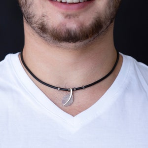 Handgemachte schwarze Vegan und Silber Blatt Anhänger Halskette für Männer, Boho Schmuck für Jungs, Natur inspiriert Choker, SIlver Blatt Anhänger Halskette