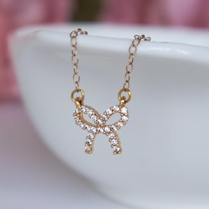 Gold Bow Pendant Necklace,  Delicate Classic Necklace, Bridesmaid Necklace, Gold Fabe Crystal Bridel Necklace, Minimalist Jewelry For Her