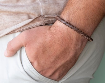 Pulsera redonda de cuero trenzado marrón para hombre, pulsera de estilo bohemio, pulsera urbana y minimalista para hombre, idea de regalo de joyería para tu pareja.