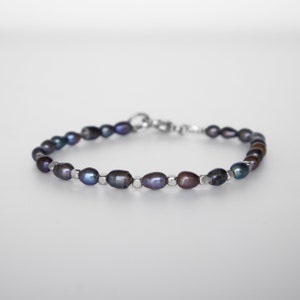 Men&#39;s Pearls Jewelry, Men Beaded Bracelet, Fresh Water Pearls Bracelet, Mens Gemstone Bracelet, Mens Black Pearls Bracelet, Men unique Gift