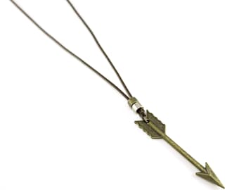 Collana da uomo - Collana da uomo con freccia - Collana da uomo in pelle - Collana da uomo in ottone - Gioielli da uomo - Regalo per uomo - Regalo per fidanzato - Regalo per marito