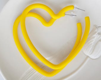 Einzigartige Herz Hoop Ohrringe, Gelbe Hoop Ohrringe, Extra Gewöhnliche Ohrringe, Große Bold Chunky Hoops Statement Ohrringe, Bunte Herz Ohrringe