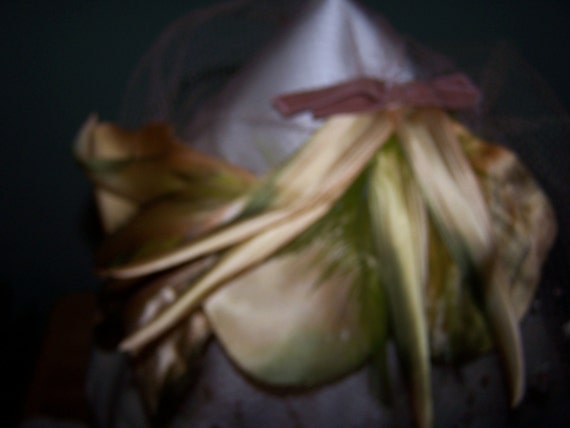Toast colored Netting Hat with Autumn Leaves and … - image 4