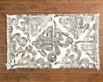 Octopus Rug / Cotton / 3’ x 5’ Throw Rug / Wall Hanging