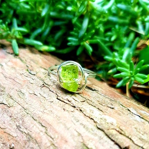 Peridot ring, 925 Sterling Silver, Raw Peridot ring, Rough Gemstone ring, August Birthstone, minimalist Dainty Crystal ring, gift for her