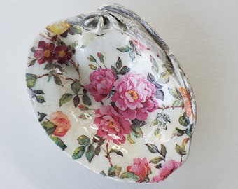 Shell Ring Dish, Beautiful Rose Ring Dish, thoughtful and meaningful gift for loved ones who appreciate handmade and nature-inspired decor.