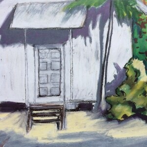 Pode incluir: Uma pintura de um edif&iacute;cio branco com uma porta e uma palmeira no fundo. O edif&iacute;cio tem um telhado cinza e uma varanda de madeira. A palmeira tem folhas verdes e um tronco marrom. A pintura &eacute; intitulada "Kokomo".