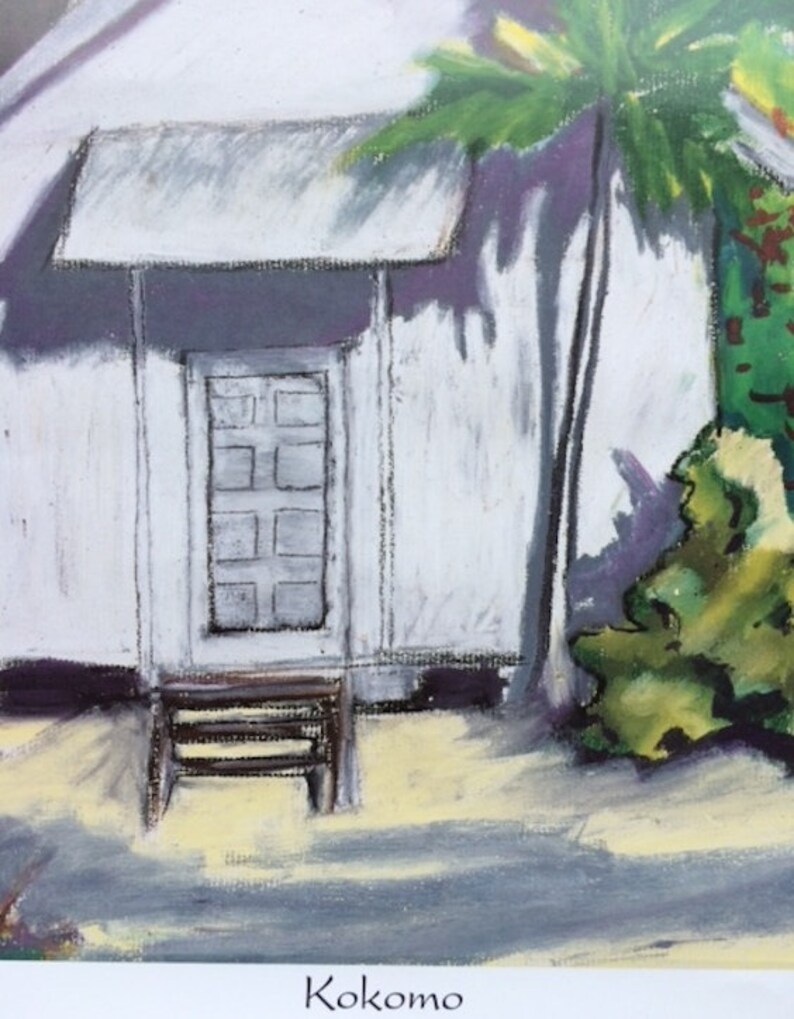 Pode incluir: Uma pintura de um edif&iacute;cio branco com uma porta e uma palmeira no fundo. O edif&iacute;cio tem um telhado cinza e uma varanda de madeira. A palmeira tem folhas verdes e um tronco marrom. A pintura &eacute; intitulada "Kokomo".