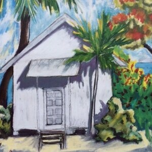 Pode incluir: Uma cabana branca com telhado cinza e uma &uacute;nica porta fica em uma praia de areia. Uma vegeta&ccedil;&atilde;o verdejante cerca a cabana, com palmeiras e uma &aacute;rvore vermelho-brilhante ao fundo. O oceano &eacute; vis&iacute;vel ao longe.