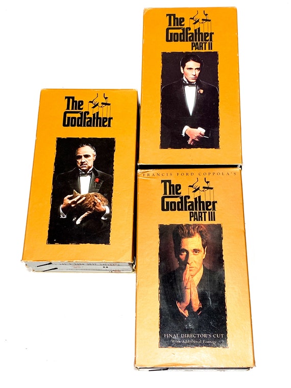 ゴッドファーザー Ⅰ、Ⅱ、Ⅲ VHSテープ 3巻セット お売りします。