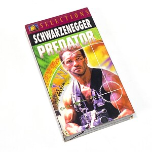 Predator - Schwarzenegger - VHS Movie - VCR Tape - Vintage Movie - Classic Film - PreOwned Good