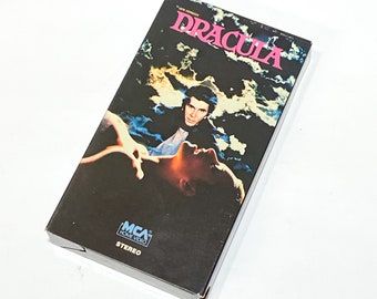 Dracula - Horror VHS Movie - VCR Tape - Video Cassette Tape - Cult Classic Film - Pre-owned - Very Good Condition