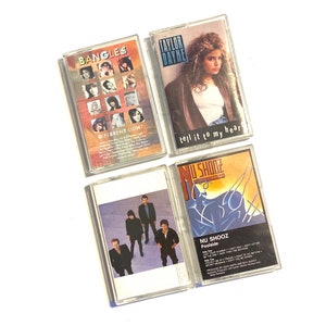 Nu Shooz Poolside Tape, Bangles Different Light, Pretenders Learning to Crawl, Taylor Dayne Tell it to my- Pre-owned - Very Good Condition