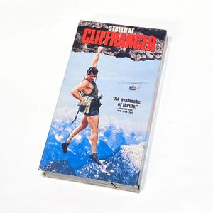 Cliffhanger - Stallone - VHS Movie - VCR Tape - Vintage Movie - Classic Film - PreOwned Good