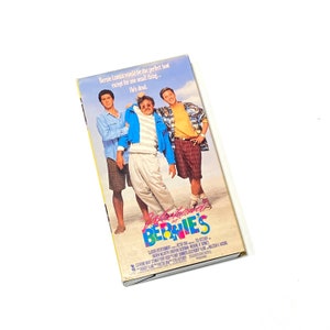 Weekend at Bernies - VHS Classic Movie - Pre-owned Video Cassette Tape - Very Good Condition
