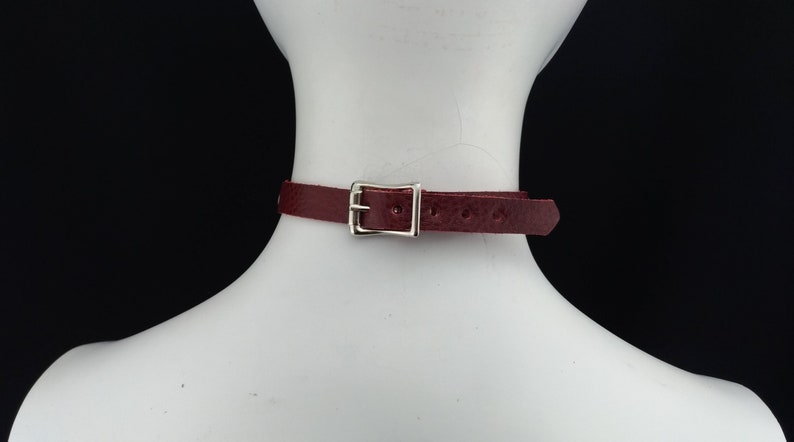 Delicate choker genuine leather Small fashion choker collar red leather with big silver rivets
