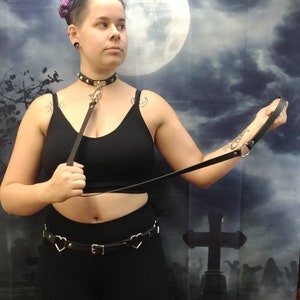 Leash Laisse genuine leather - Leash black leather bondage leash with single O ring and Metal clip