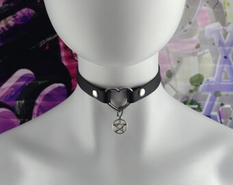 Heart ring choker genuine leather - choker collar black leather Heart ring choker with silver Heart ring and silver pentagram star charm