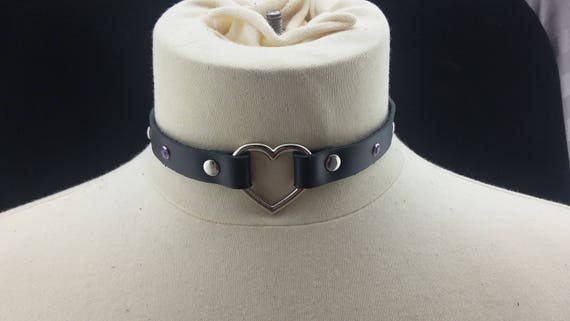 Heart choker collar deals