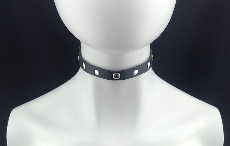 Delicate choker genuine leather Small fashion choker collar black leather with small and big silver rivets