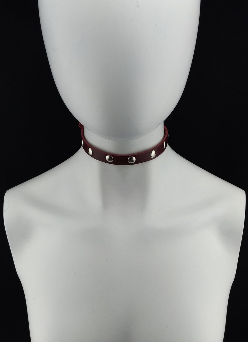 Delicate choker genuine leather Small fashion choker collar red leather with big silver rivets
