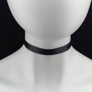Thin choker vegan leather - Small fashion choker collar vegan leather single black strap