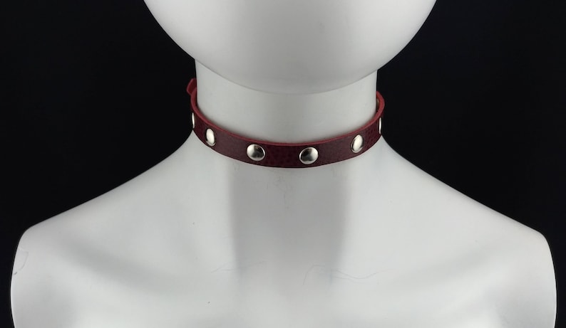 Delicate choker genuine leather Small fashion choker collar red leather with big silver rivets